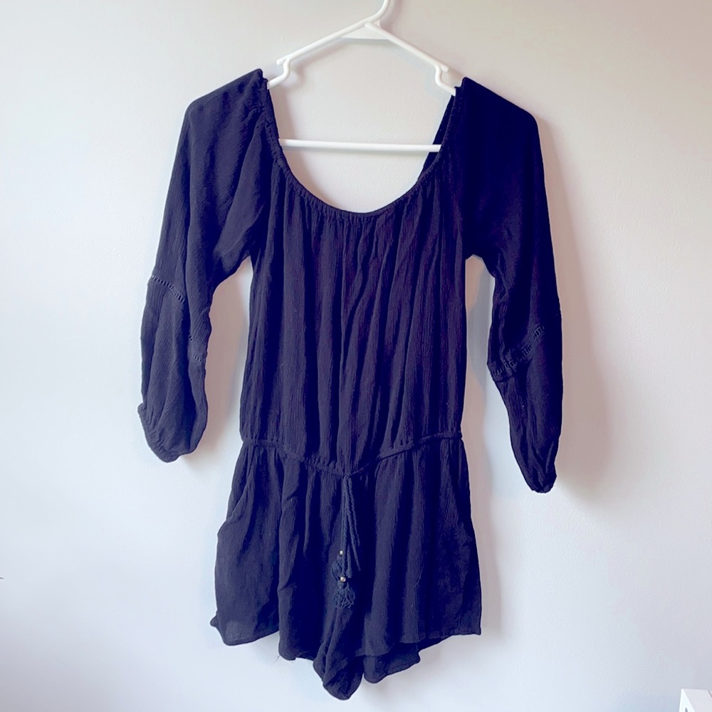 Black romper with pockets!
